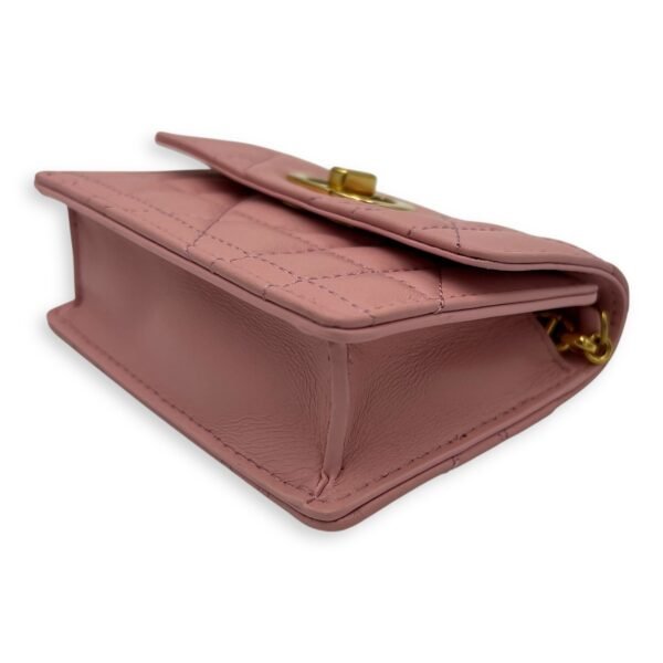 Caro Wallet On Chain Pink in Lambskin, Gold hardware - Image 10