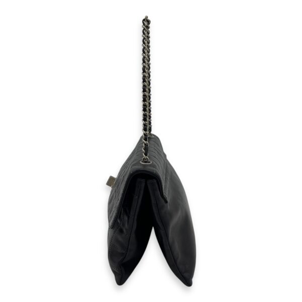 Chocolate Bar Reissue Black Shoulder Bag in Lambskin, Ruthenium hardware - Image 4