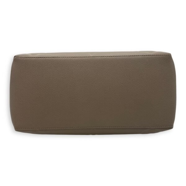 Grand palasis Top Handle Bag MM Grey in Calfskin, Gold hardware - Image 5
