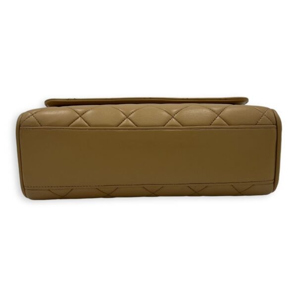 Classic Shoulder Bag Beige in Lambskin, Gold hardware - Image 5