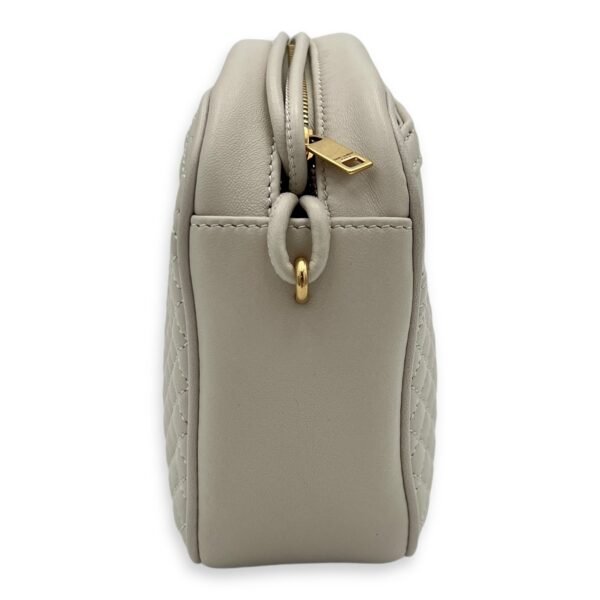Camera Crossbody Bag White in Lambskin, Gold hardware - Image 4