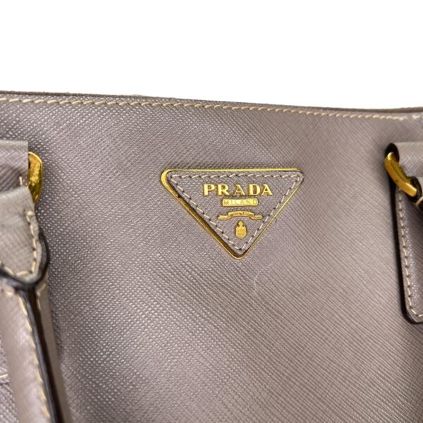 Galleria Extra Large Grey Top Handle Bag in Saffiano Leather, Gold hardware - Image 6