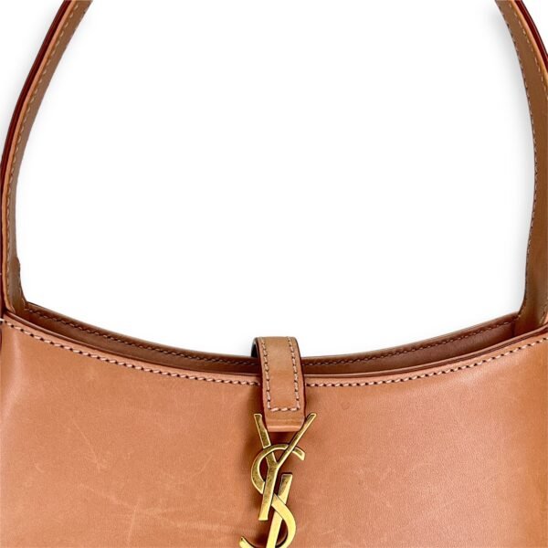 Le 5 A 7 Hobo Mini Brown Shoulder Bag in Calfskin, Gold hardware - Image 7