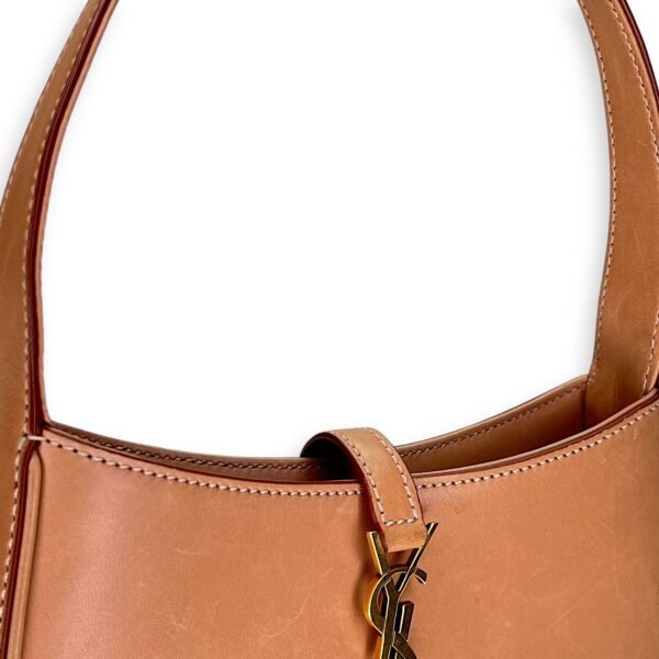Le 5 A 7 Hobo Mini Brown Shoulder Bag in Calfskin, Gold hardware - Image 8