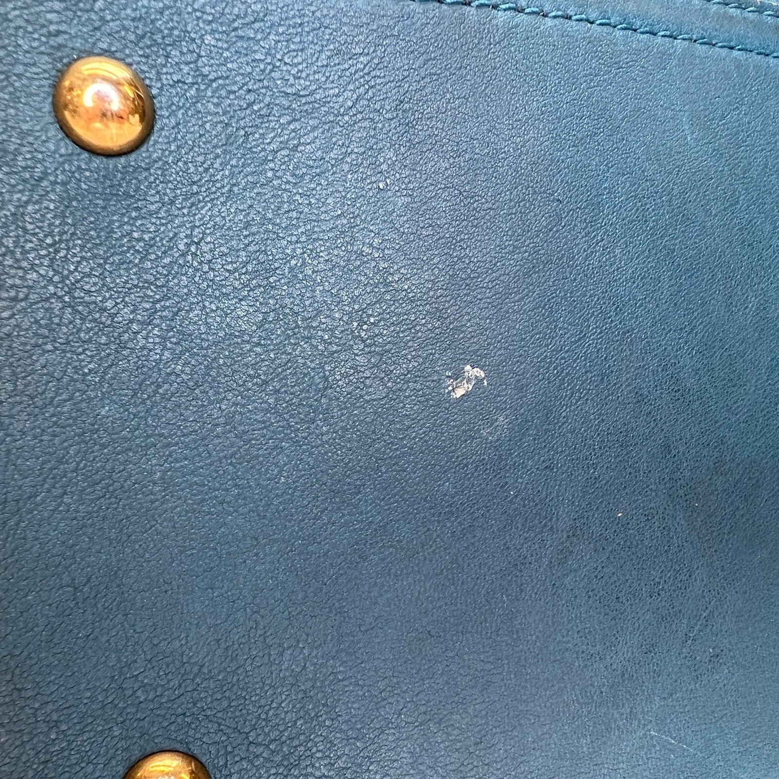 Cabas Chyc Sac Ligne Y Top handle bag in Calfskin, Gold Hardware - Image 10