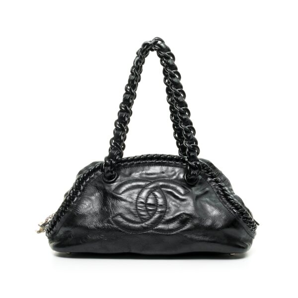 Luxe Ligne Bowler Black Shoulder Bag in Patent Leather, Silver hardware