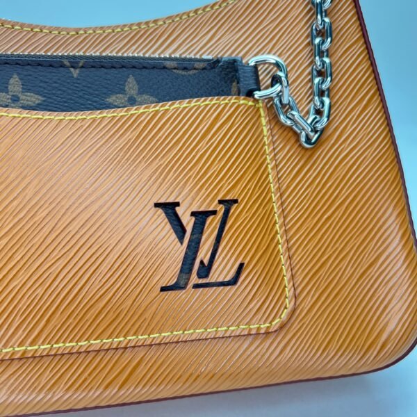 Marelle Shoulder bag in Epi leather, Silver Hardware - Image 8