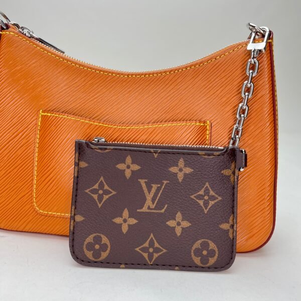 Marelle Shoulder bag in Epi leather, Silver Hardware - Image 9